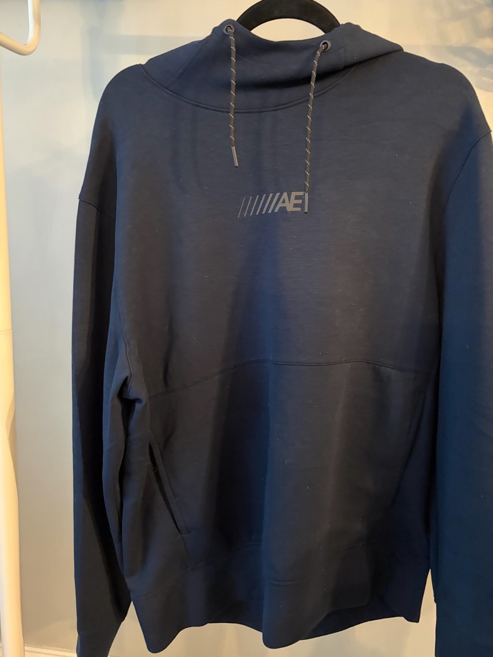 American Eagle Outfitters Men's navy Pullover Hoodie size large